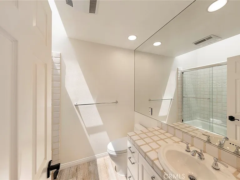 515 Begonia Ave #B — Photo 15