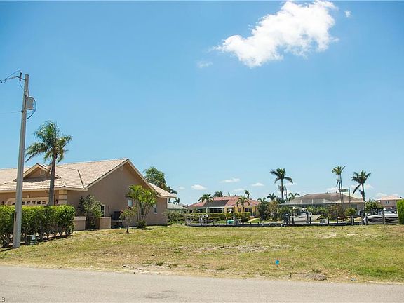 4th image of 374 Capistrano Ct