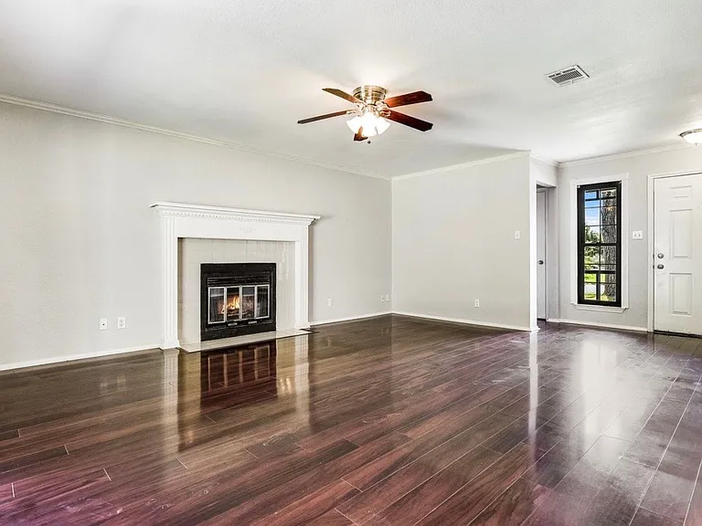 7700 Wakefield Dr — Photo 2