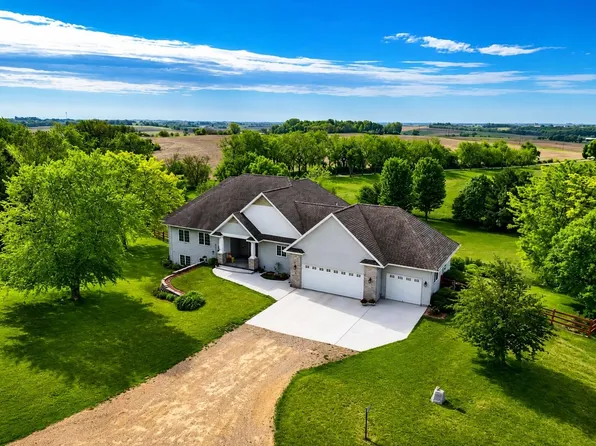 N2248 Asmus Rd, Monroe, WI 53566