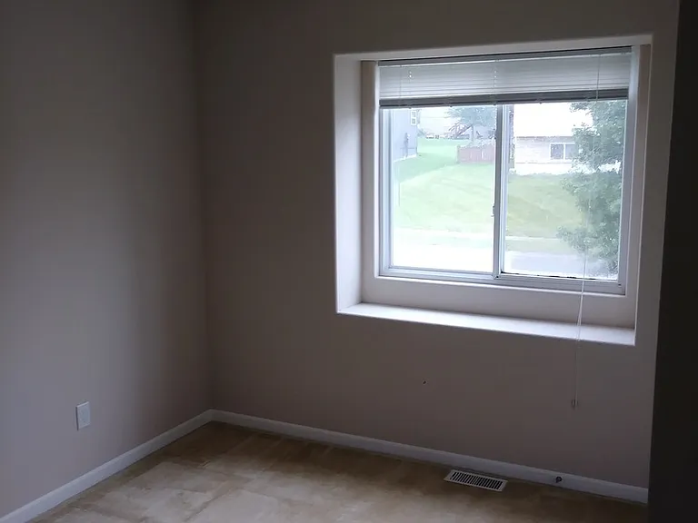 11624 N Manning Ave — Photo 8
