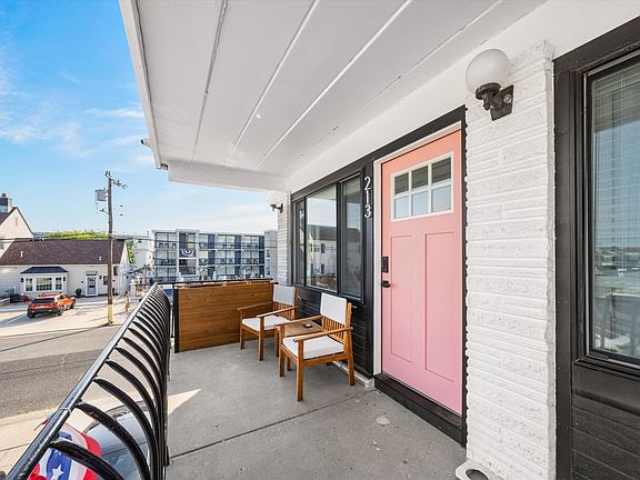 4th image of 2101 Surf Ave Unit 213