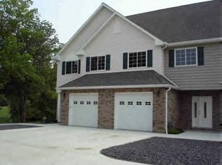 15850 N Cardinal Ln, Effingham, IL 62401