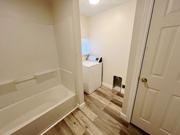3rd image of 215 N Kimmel St APT 4