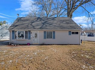 52 Markham Rd, Edison, NJ 08817