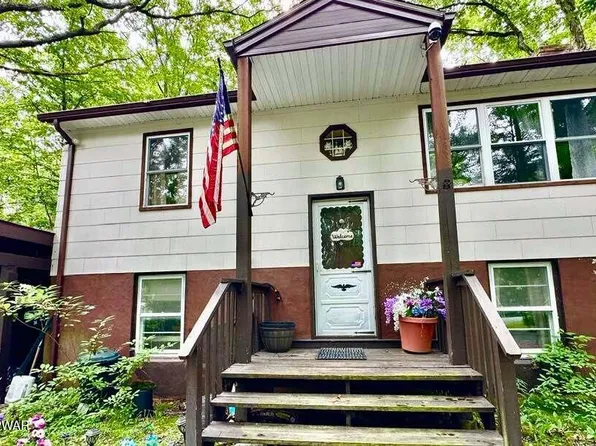 113 Blueridge Ln, Hawley, PA 18428
