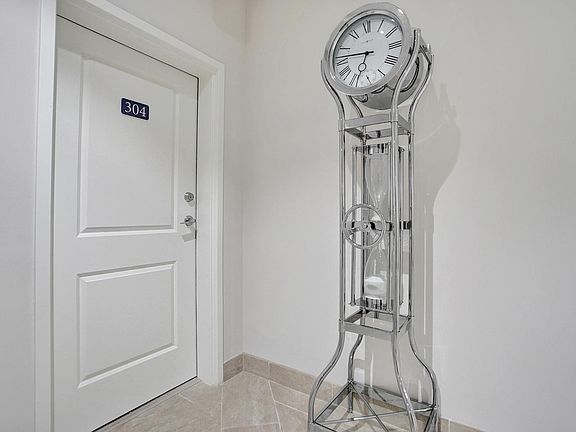 3rd image of 41 SW Seminole St #304