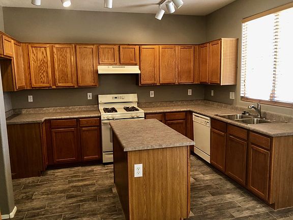 5th image of 25063 N 67th Dr