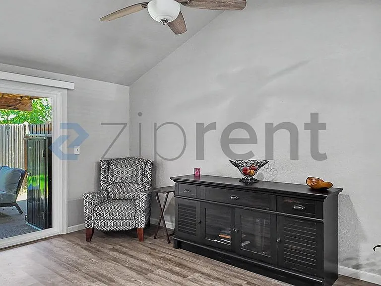 1172 Spruce Tree Cir — Photo 23