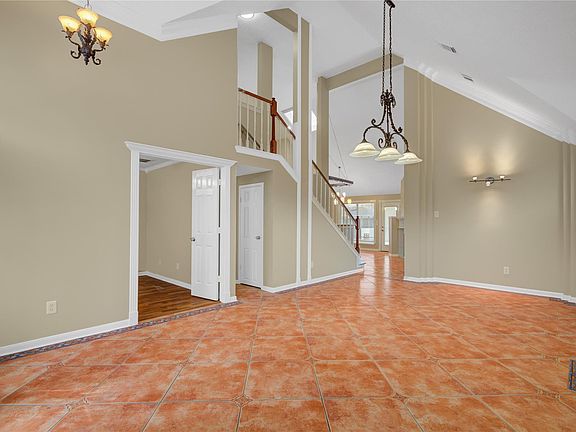 5th image of 1427 Basswood Springs Ct
