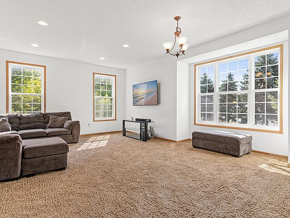 5th image of 15871 Freedom Ln