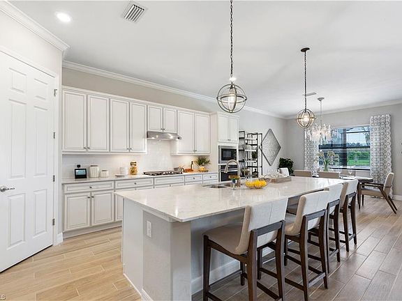 2nd image of 25259 Longmeadow Dr