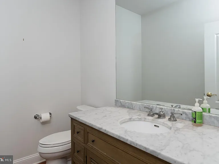30 Leicester Ct — Photo 28