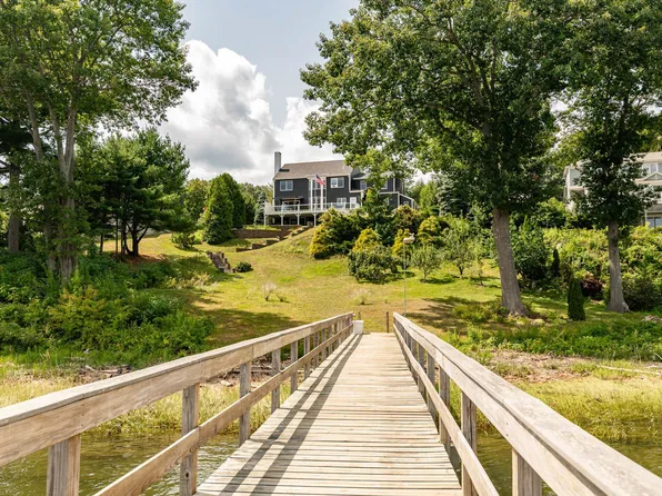 13 Landing Way, Dover, NH 03820