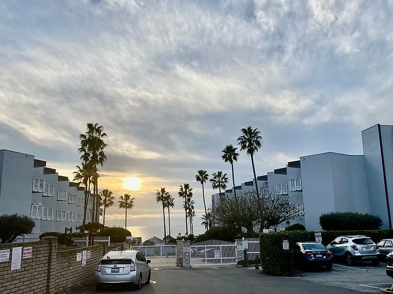 610 The Vlg #103 — Photo 17