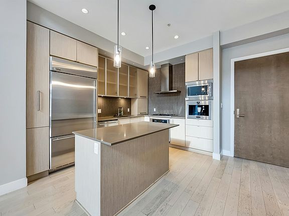 4th image of 260 Salter St #412