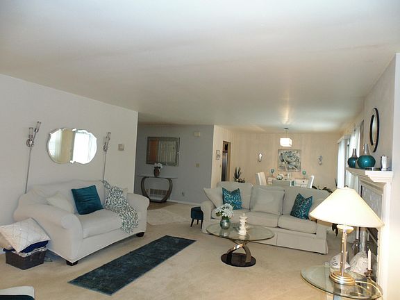 5th image of 8436 N Meadowside Ct #2