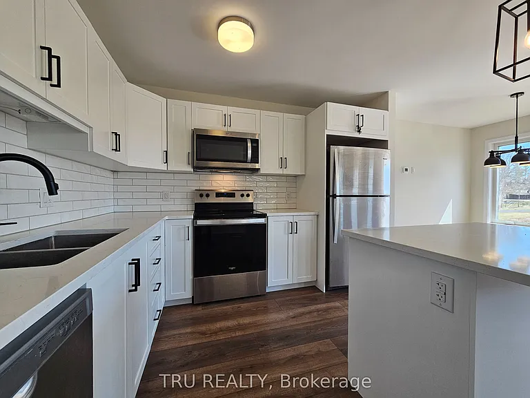 146 Wallace St — Photo 6