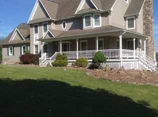 42 Hickory Hill Dr, Warwick, NY 10990
