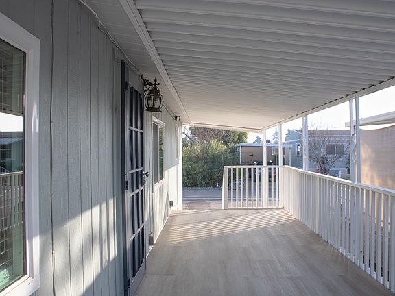 4th image of 415 N Akers Street
