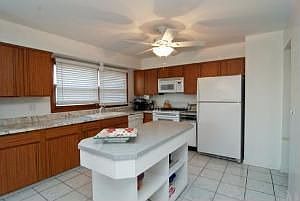 3rd image of 2869 Lexington Ln