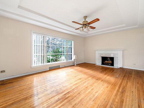 2nd image of 1441 W 49th Ave