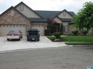 2409 La Paloma Dr, Tulare, CA 93274