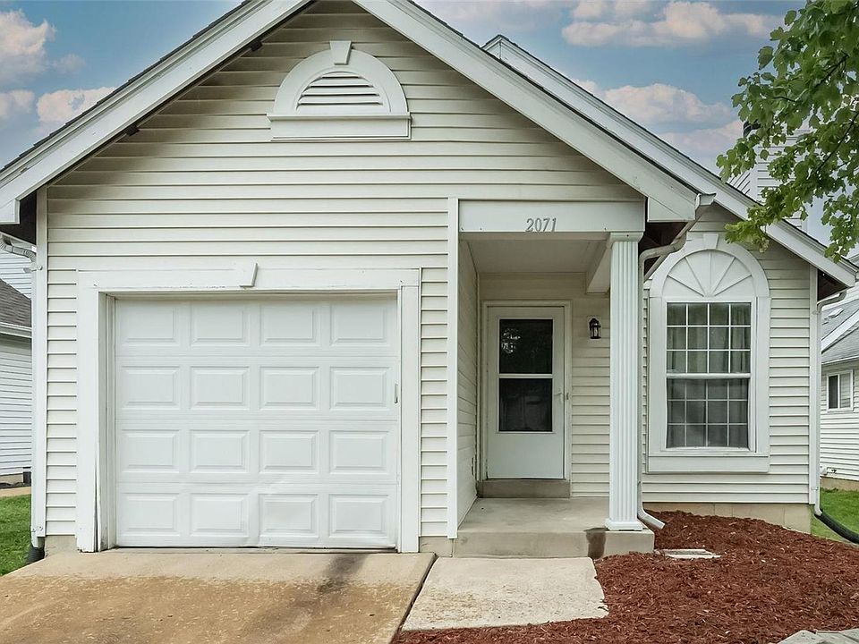 1st image of 2071 Victorian Village Dr