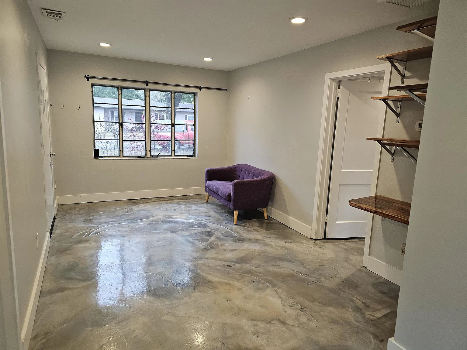 2 bed, 690 sqft, $1,300 — Photo 4