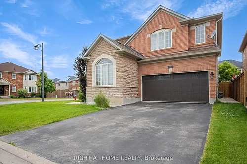 693 Switzer Cres Photo 1