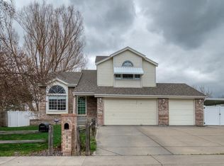 9720 W 69th Ave, Arvada, CO 80004