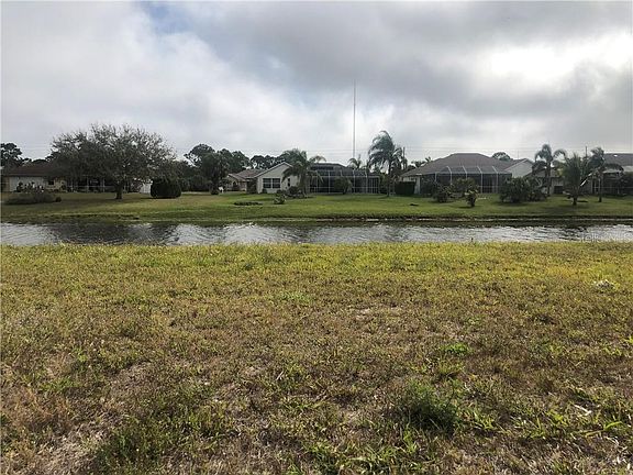 2nd image of 839 Rotonda Cir