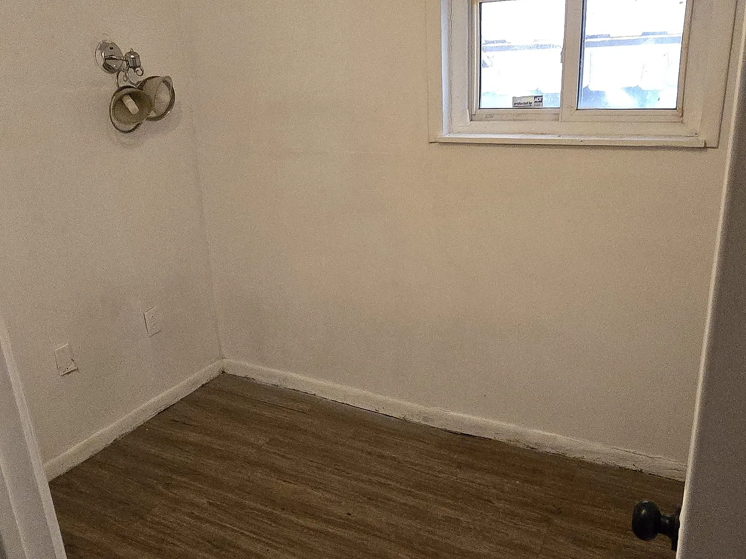 3 bed, 1050 sqft, $1,650 — Photo 4