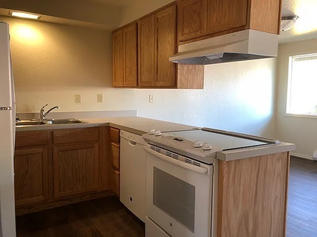 2388-2396 Broadway St #2398A-2398V — Photo 9
