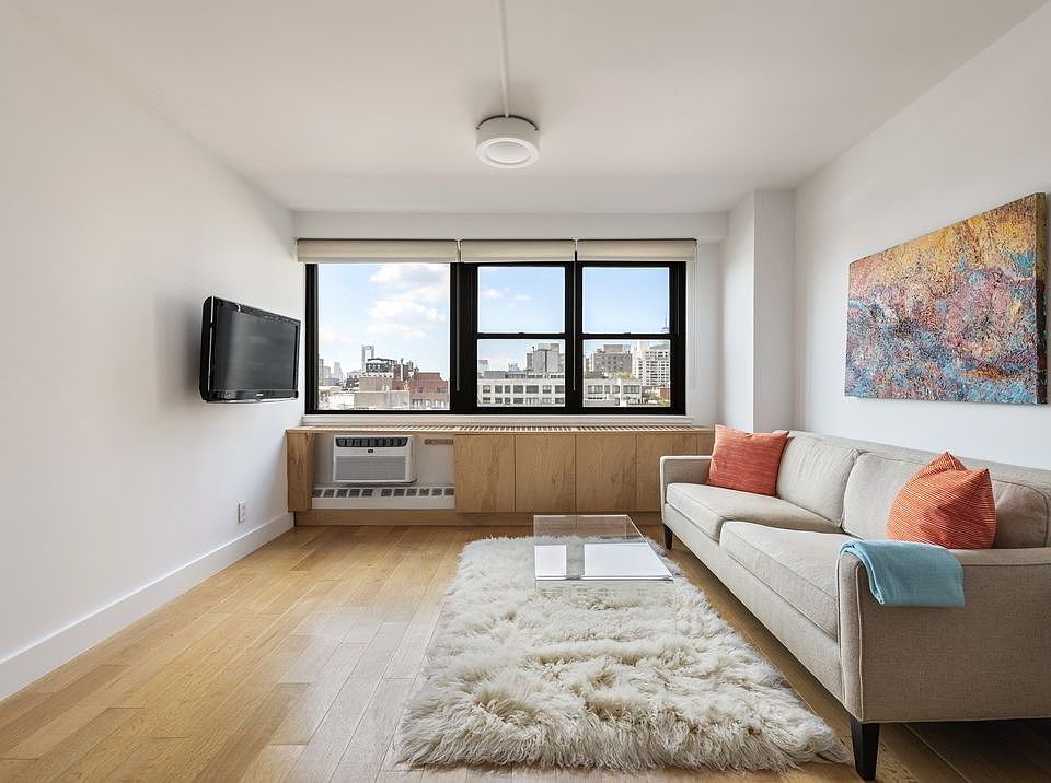 1st image of 210 E 15th St APT 10G