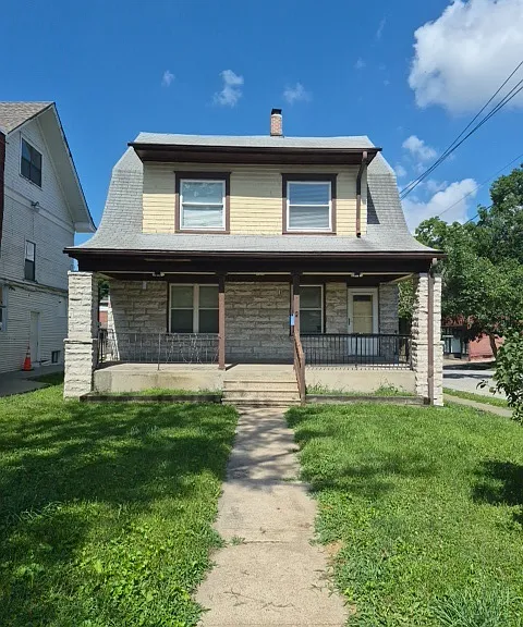 3300 Gillham Rd — Photo 1