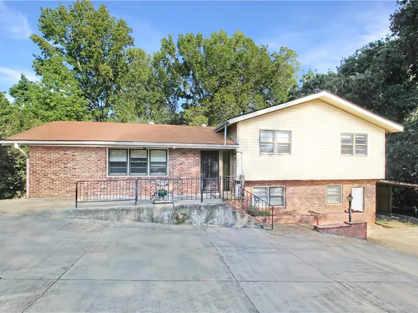 206 4th Ave, Opelika, AL 36801