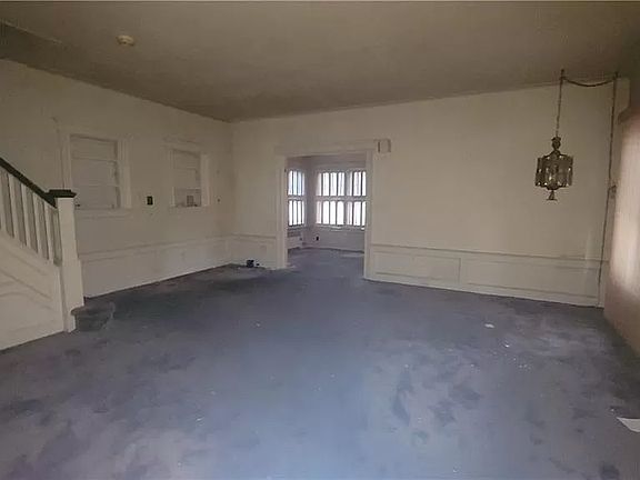 4th image of 1732 E 26th St