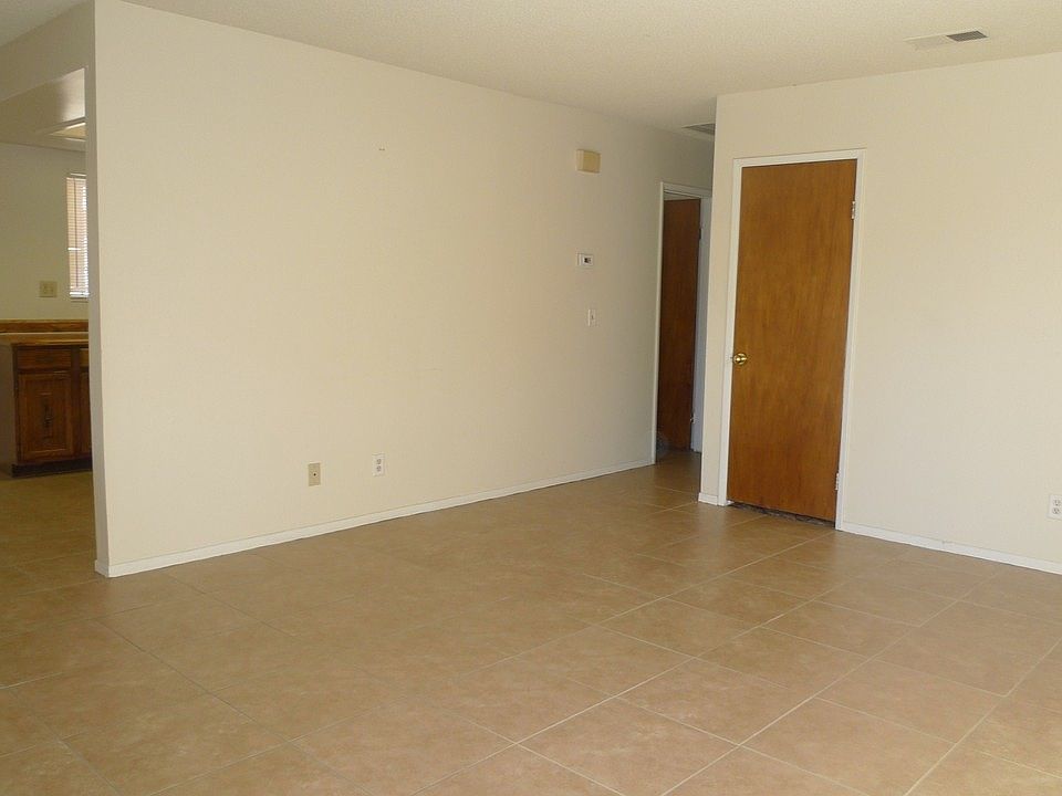 1st image of 21977 Arapahoe Ave APT 4
