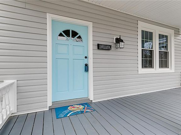 3rd image of 1528 Oakwood Ave