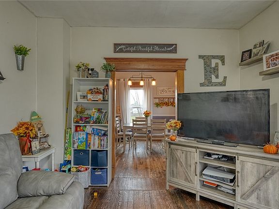 4th image of 316 Rich St