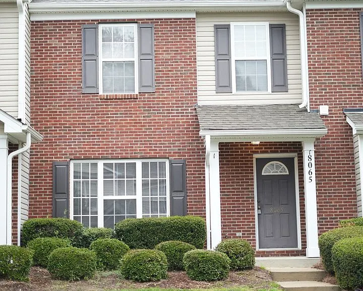 8065 Stoneham Ct — Photo 2