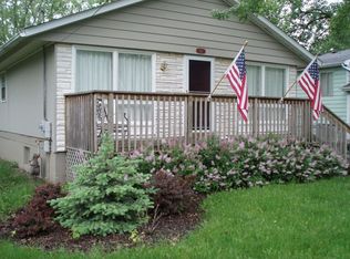 511 Beachview Dr, Round Lake Beach, IL 60073