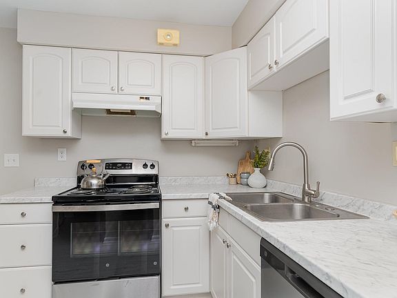 3rd image of 6357 Beechmont Ave APT 1