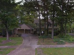 8697 Hollis Ct, Brecksville, OH