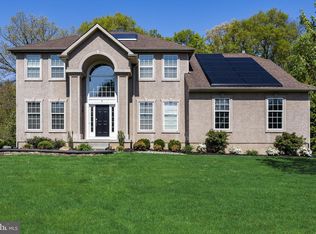8 Melodie Ct, Hainesport, NJ 08036
