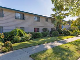 660 W Sierra Madre Blvd, Sierra Madre, CA