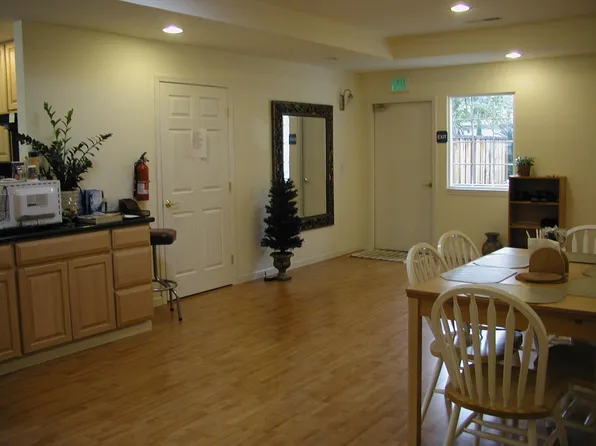 2295 Homestead Rd, Los Altos, CA 94024