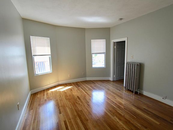 5th image of 88 Shirley Ave #2