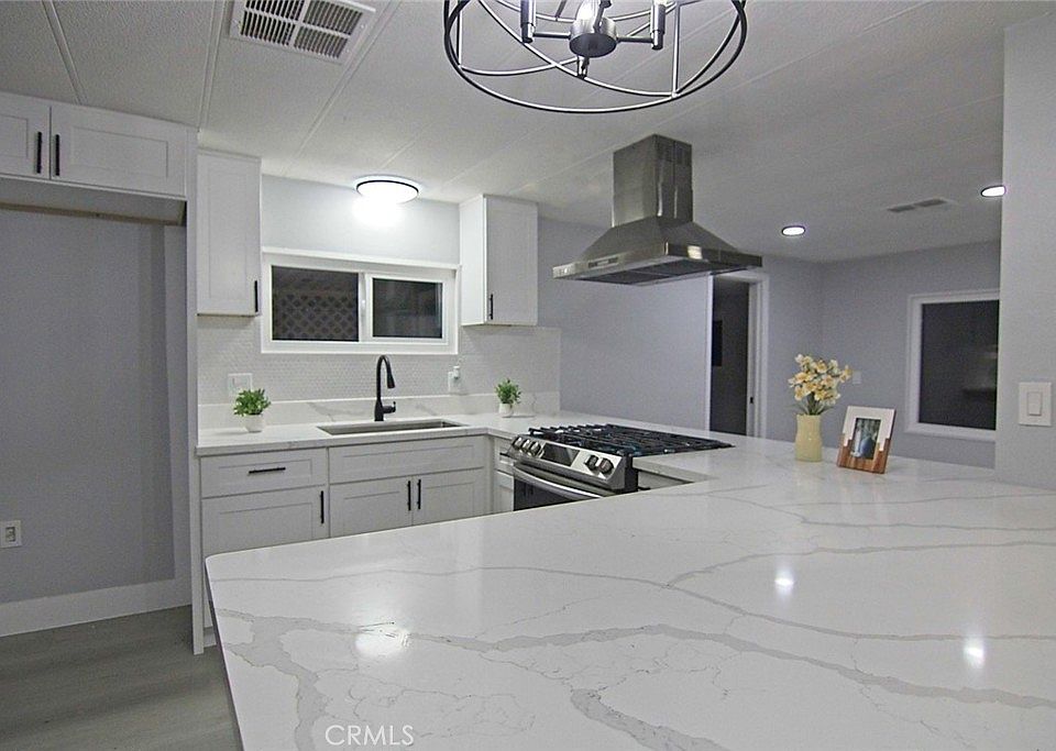 1st image of 45991 Willowbrook Rd